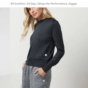 Vuori Women's Daydream Crew Long Sleeve Tee - Black